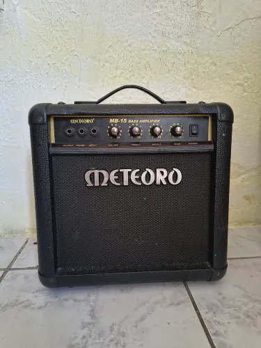 Cubo meteoro para baixo
