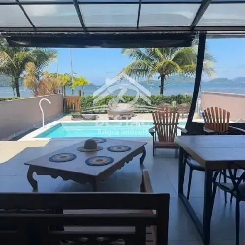 Casa em condominio fechado "pé na areia" - 04 suites