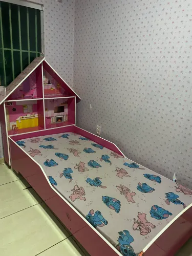 Cama de casinha infantil