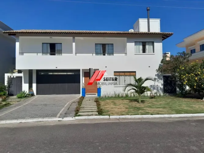 Casa à venda em condomínio fechado na cachoeira do Bom Jesus em canasvieiras