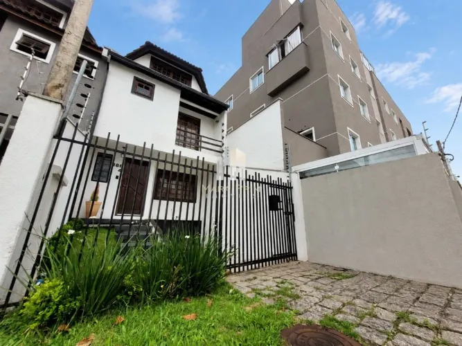Tríplex com 4 dormitórios à venda por R$720.000,00, 147m² - Tarumã - Curitiba/PR