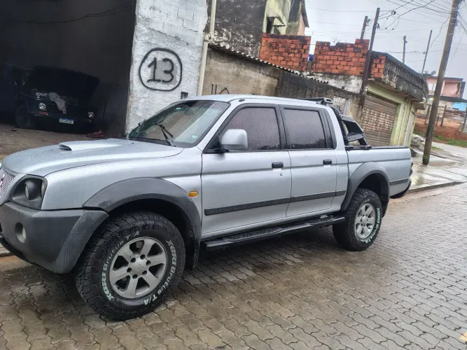 Mitsubishi L200 Outdoor HPE 2.5 4X4 CD T.dies. Mec. 2010