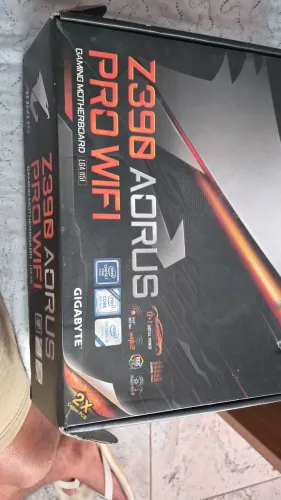 Placa mae z390 gigabyte 9° GERAÇÃO com processador i5 9400f sem gráfico integrado