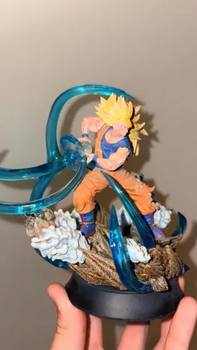 Action figure Goku.