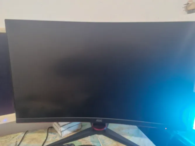 Monitor gamer 27"curvo AOC legend 240Hz