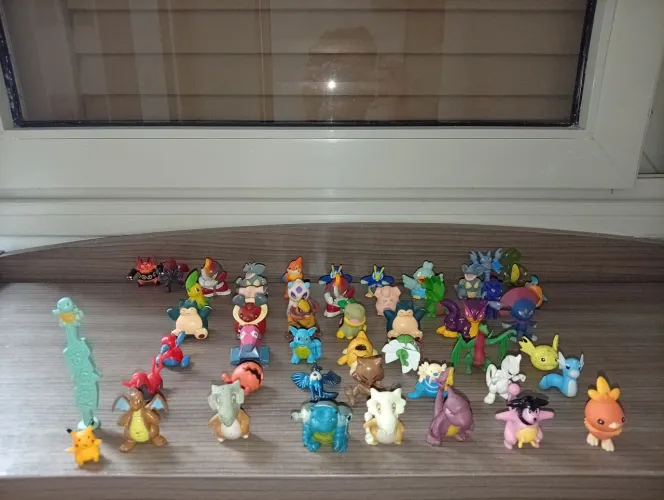 Pokemons em miniatura - 49 miniaturas no total
