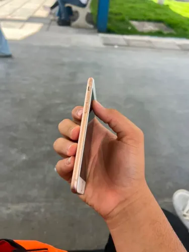 iPhone 8 