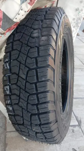 Pneu Pirelli nunca usado