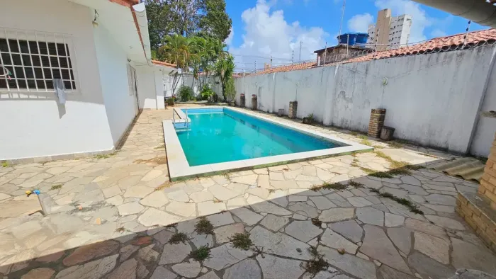 Belissima Casa 4/4 Sendo 03 Suites 540m² De Terreno Proximo a Eng. Roberto Freire - Ponta