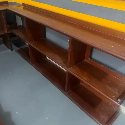 Vendo PRATELEIRAS/EXPOSITORES COMERCIAIS EM MADEIRA MACIÇA
