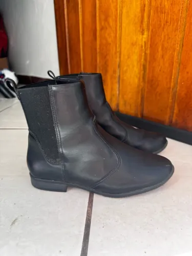 Bota cano médio moleca TAM 36 semi nova