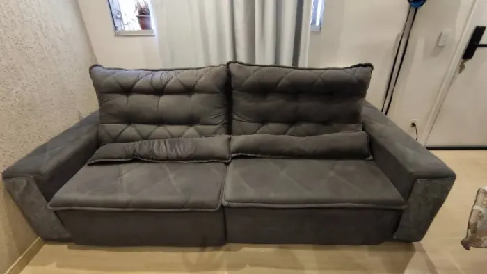 Sofá Retrátil Reclinável Islândia 2,50m Suede Velut Cinza c/ Molas no Assento - King Hou
