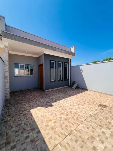 Casa com 02 dormitórios 