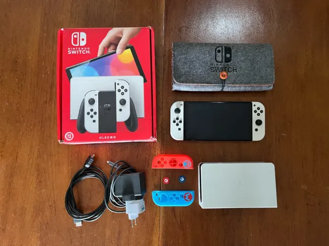 Nintendo Switch OLED + MicroSD 128GB + Acessórios