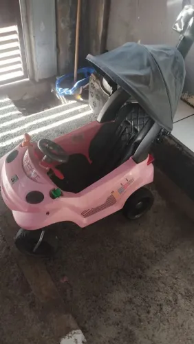 Vendo carrinho de passeio em ótimo estado de conservação interessados só mim chamar