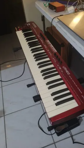 Teclado Controlador Behringer UMX610