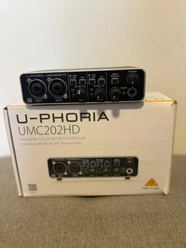Interface de Audio Behringer U-Phoria UMC202HD