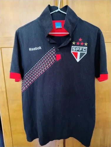 Camisa polo reebok são paulo f.c - tamanho p, mas veste m fácil - em ótimo estado.