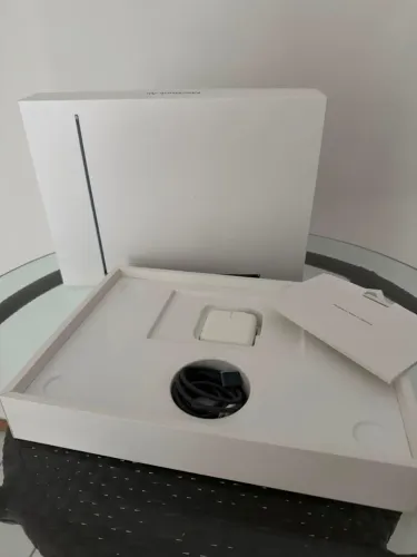MacBook Air M2 2022 13,6, M2,8 GB, 256 GB, GPU de 8 núcleos Color Midnight