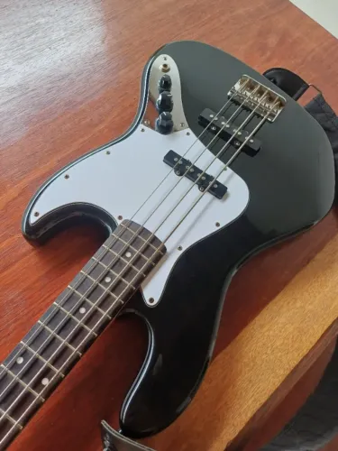 Baixo Squier Fender