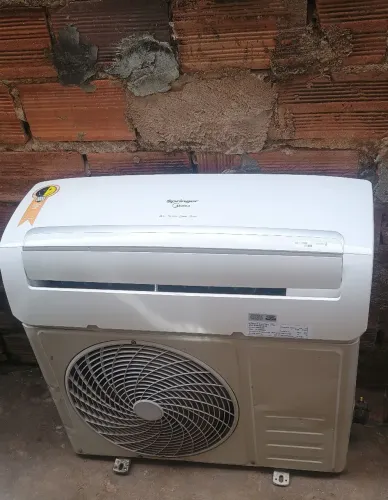 Ar condicionado semi novo Springer Midea de 9 mil BTUs serpentina cobre com controle