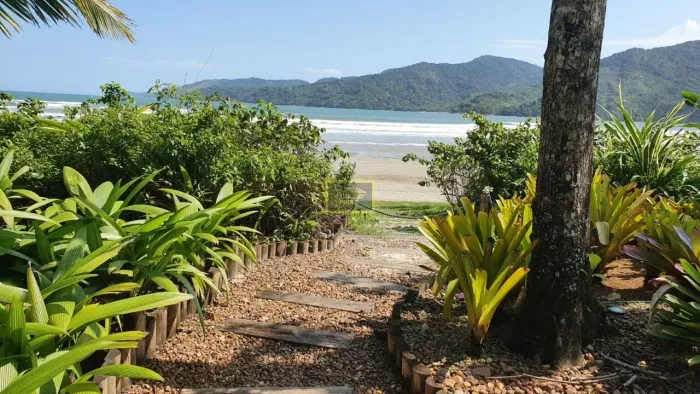 Linda Casa em estilo praiano para Venda na Praia Dura