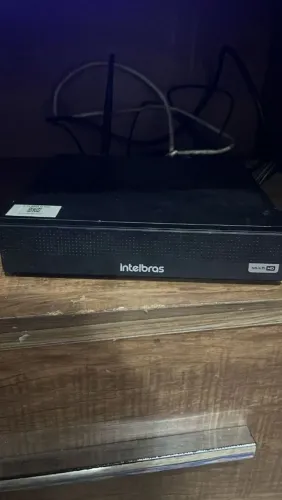 DVR Intelbras Multi HD 1104- C + 1 HD de 1TB