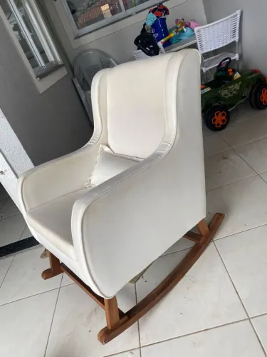 Vendo poltrona de balanço, semi-nova