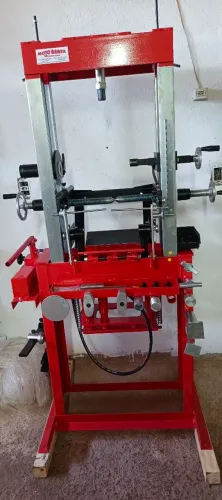 Vendo máquina de desempenhar roda de motos Idraulica seme nova com nota fiscal