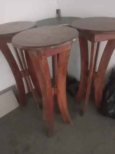 Mesas bistro em madeira macissa ,valor por unidade 650