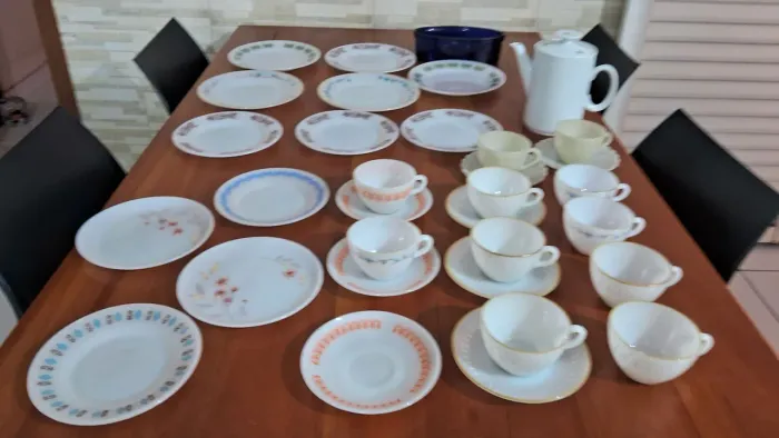 Peças antigas de garimpo para decorações ou uso geral.
