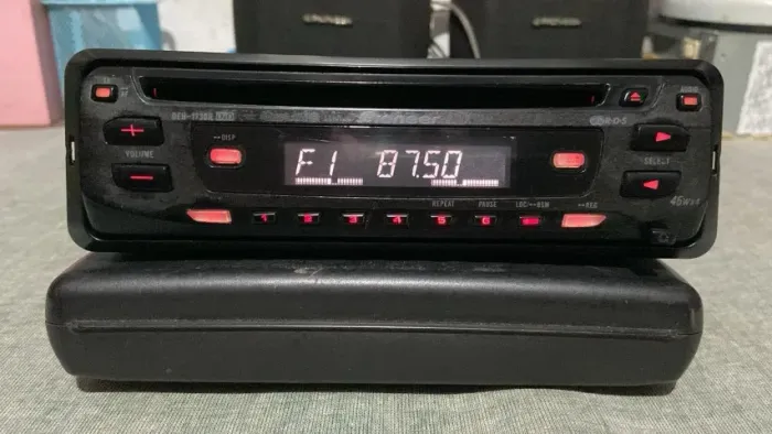 Rádio Automotivo Cd Player Pioneer DEH 1730R (Leia)