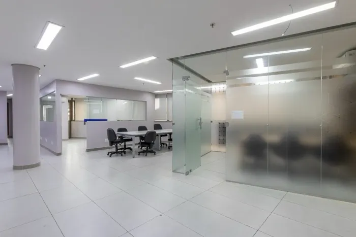 CONJUNTO DE SALAS COMERCIAL PARA LOCAÇÃO 204 METROS 04 VAGAS NO VILA DA SERRA