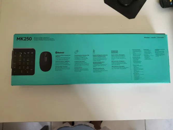 Kit teclado e mouse sem fio Logitech MK250