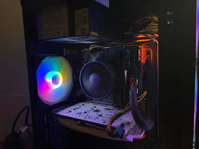PC Gamer i5 9400F, GTX 1050 Ti 4GB, 16GB RAM, SSD 256GB + HD 1TB