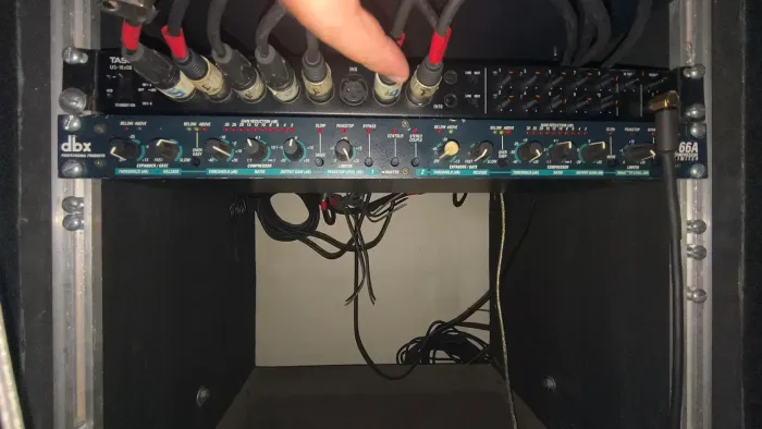 COMPRESSOR DE AUDIO DBX 166 A