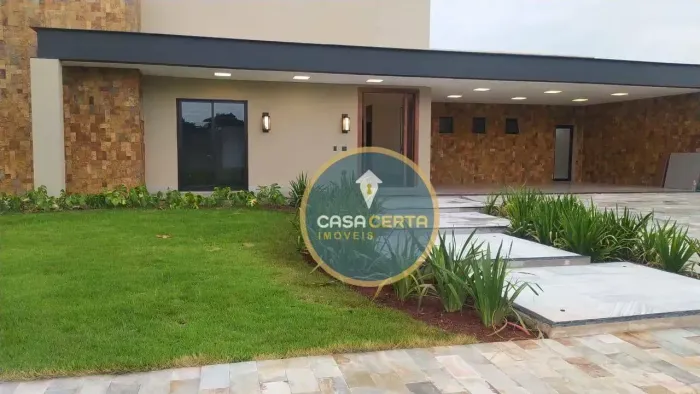 Casa com 5 suítes (1 master), 9 vagas de garagem, piscina à venda, 500 m² por R$ 3.990.000