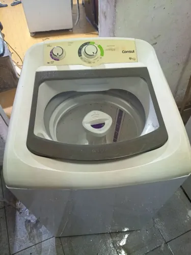 Máquina de lavar funcionando