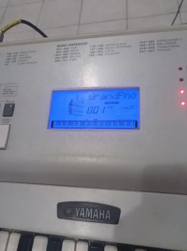 Vendo ou troco teclado yamaha