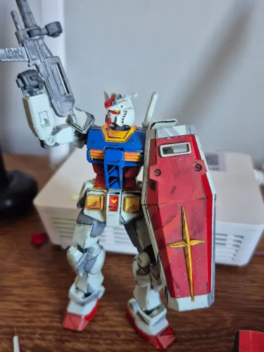 Gundam RX-78-2 pintado estilo cell shading