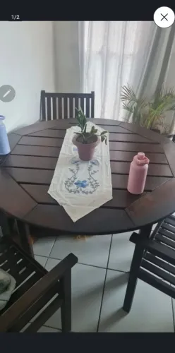 Mesa de madeira masaranduba