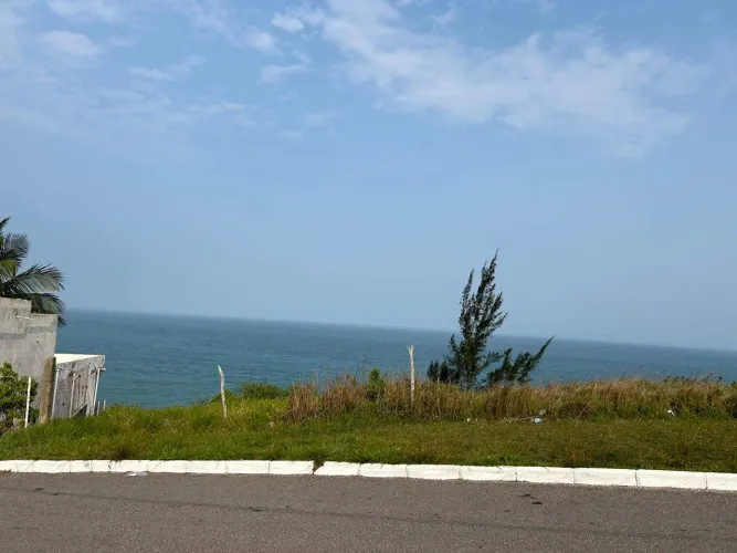 Terreno à venda na Rua Varginha, Ponta Negra (Ponta Negra), Maricá - RJ