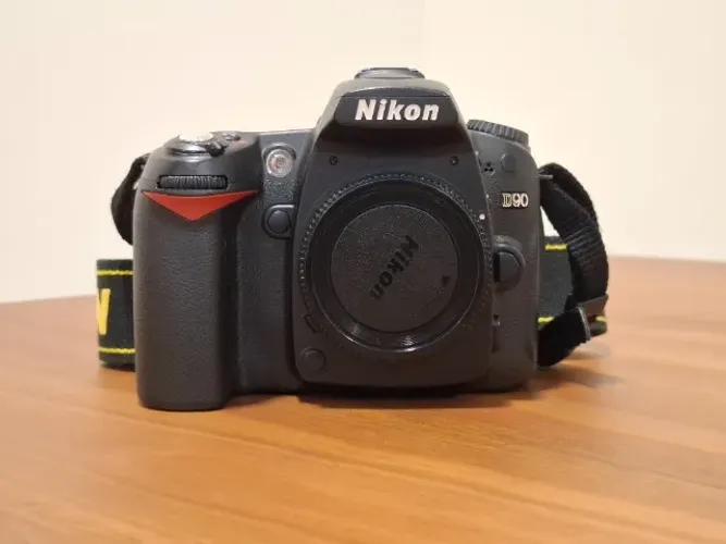 Câmera Nikon D90 (somente corpo)