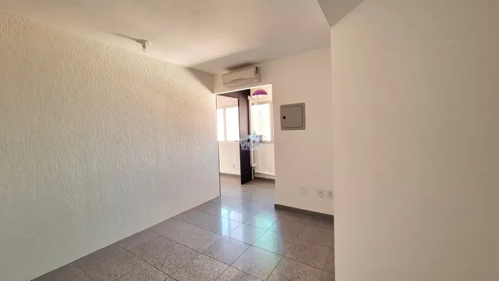 SALA COMERCIAL À VENDA OU LOCAÇÃO CENTRO ? CAMPINAS: Espaço Funcional de 51,38 m² com Vaga