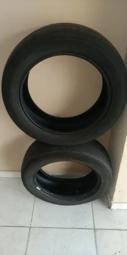 Dois Pneus (fim de vida)