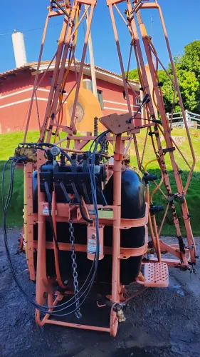 Pulverizador automático agrícola trator