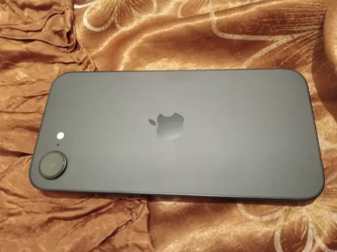 iphone 16e 3,100
