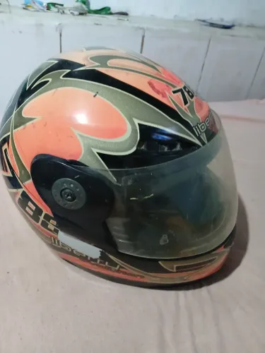Vendo um capacete número 56 em ótimo estado 50 reais moro no bairro São Gabriel