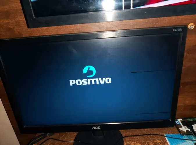 Notebook positivo sem tela mas dando imagen no HDMI com un processado Intel core i3 sem HD
