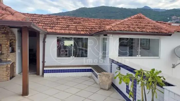 Casa para venda tem 360 metros quadrados com 3 quartos em Lins de Vasconcelos - Rio de Jan